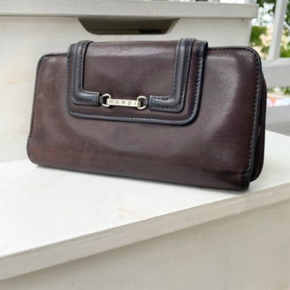 Brown MUNDI wallet